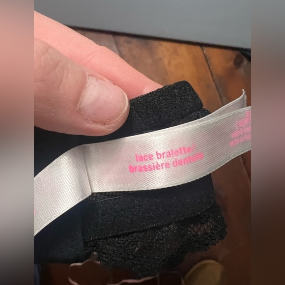 Victoria Secret Pink Small women’s black lace adjustable bralette - Picture 6 of 7